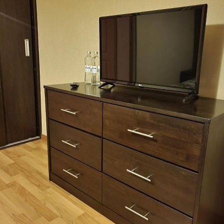 2-Х Комнатная Квартира Посуточно Shymkent Ngoại thất bức ảnh