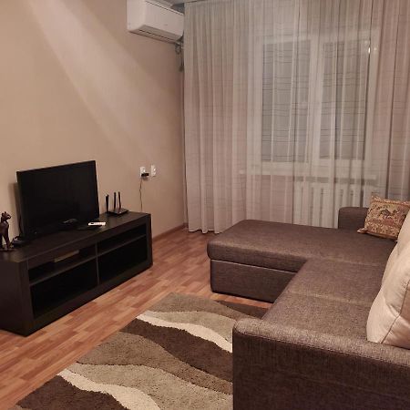 2-Х Комнатная Квартира Посуточно Shymkent Ngoại thất bức ảnh