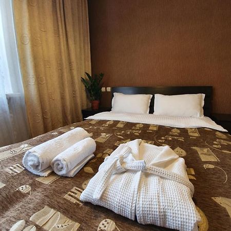 2-Х Комнатная Квартира Посуточно Shymkent Ngoại thất bức ảnh