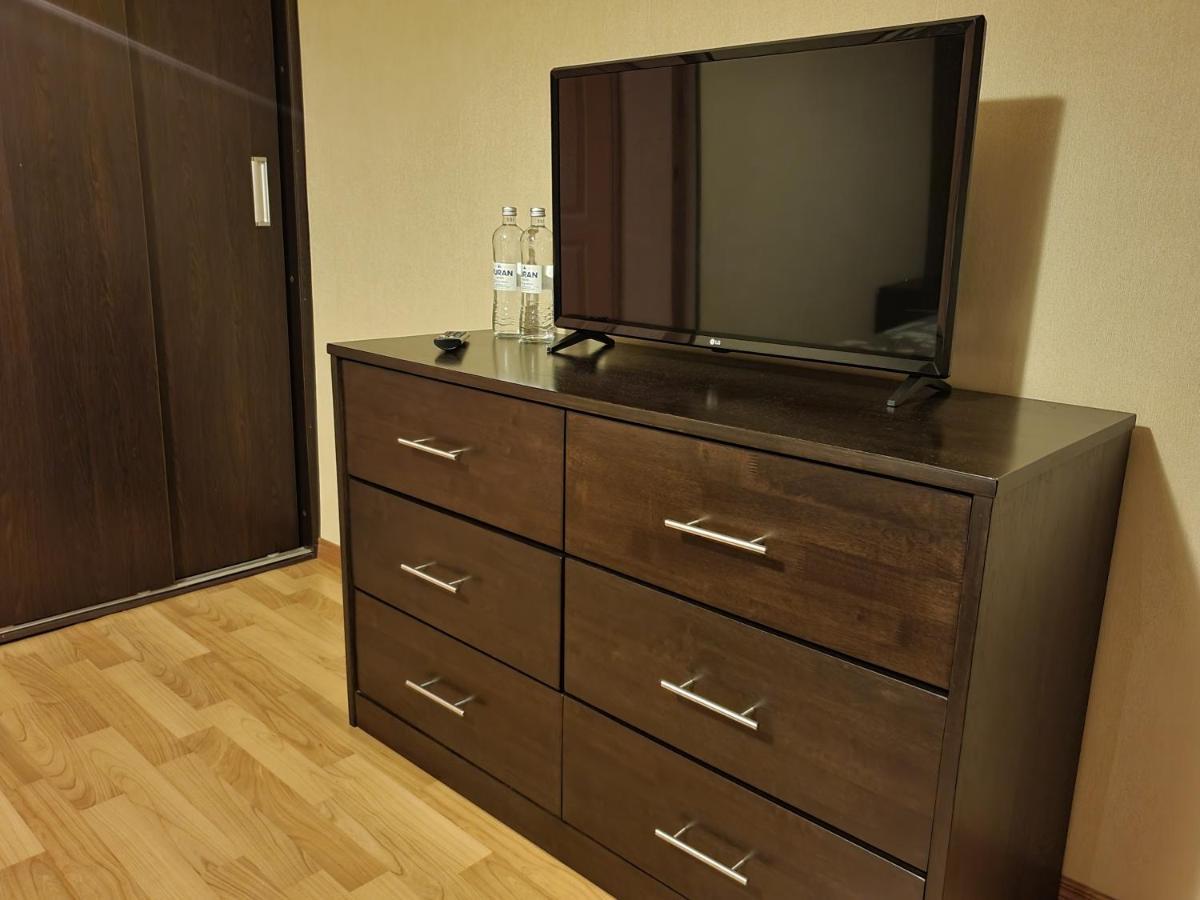 2-Х Комнатная Квартира Посуточно Shymkent Ngoại thất bức ảnh