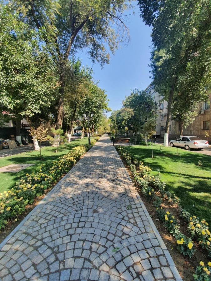 2-Х Комнатная Квартира Посуточно Shymkent Ngoại thất bức ảnh